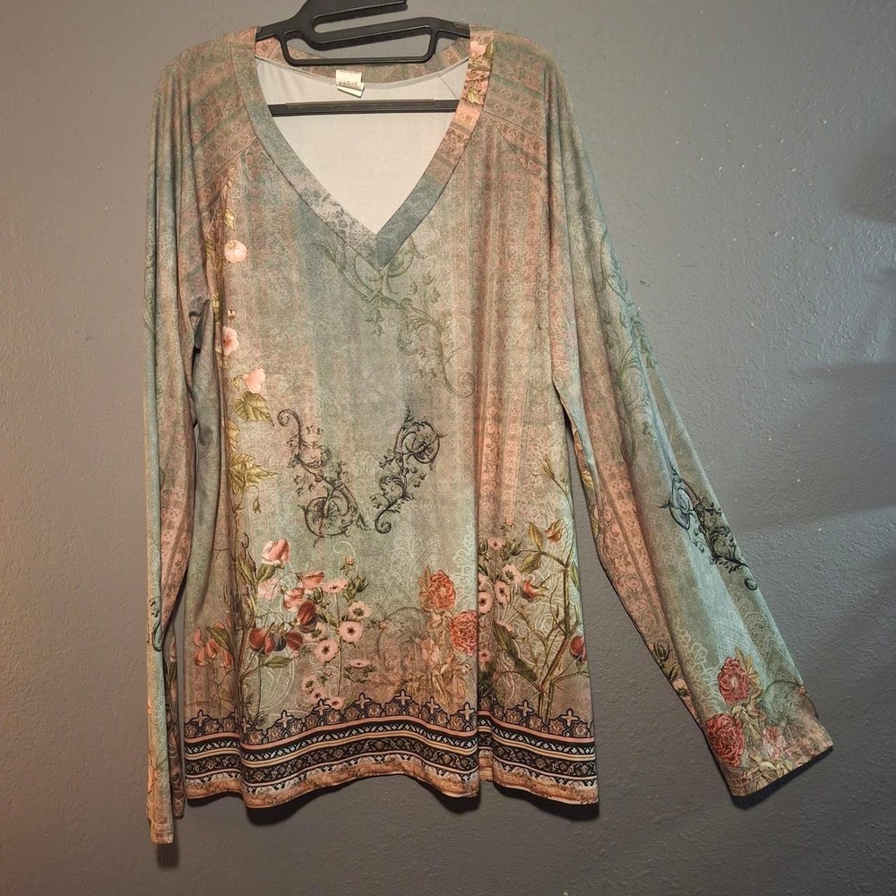 Long sleeve floral print blouse